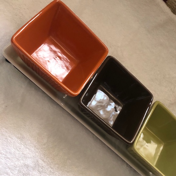 Ceramic plate on bronze metal stand. 3 square bowls. Beautiful harvest colors. - Picture 5 of 16